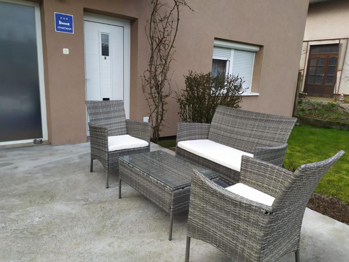 Apartman Hd Ðakovo Eksteriør bilde